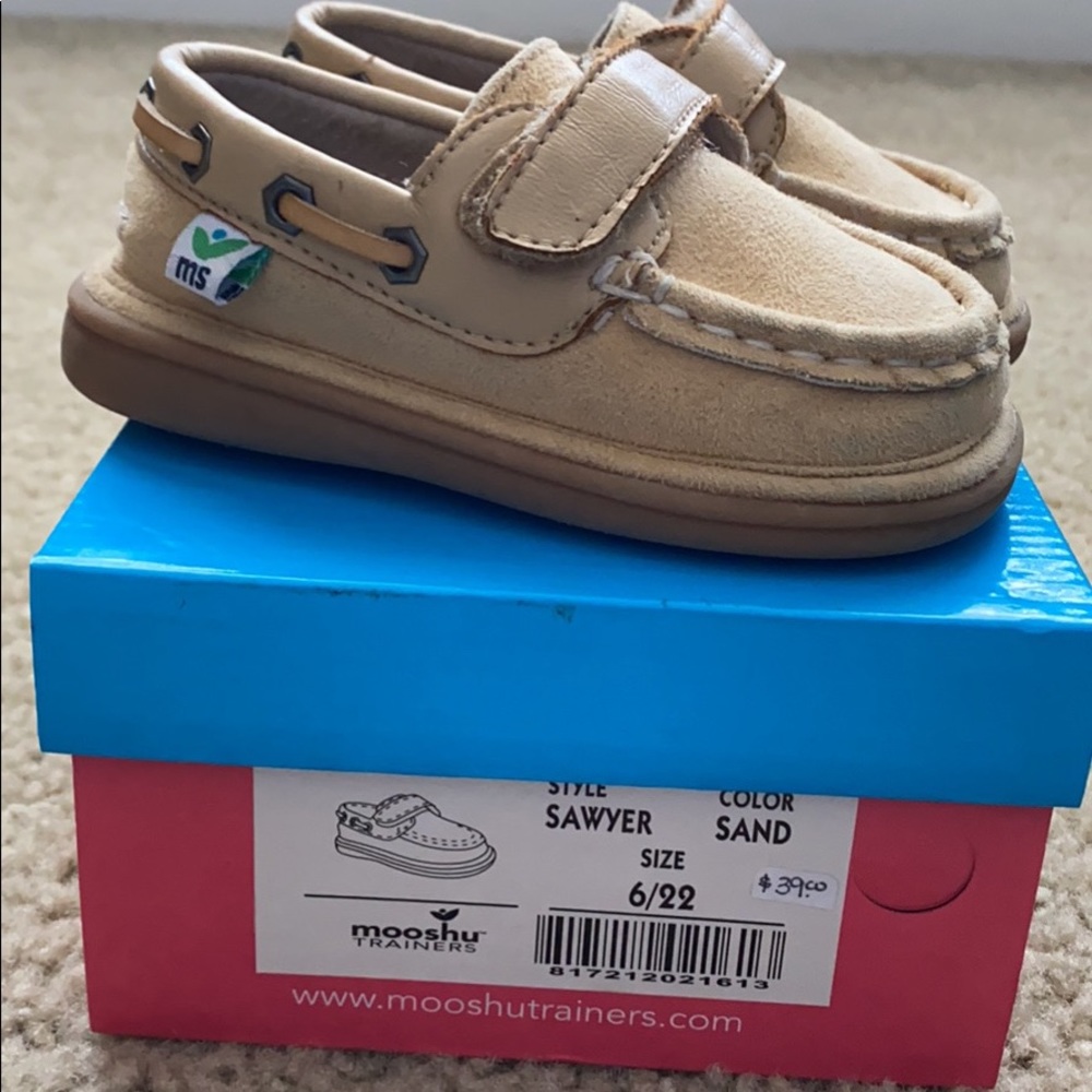 Mooshu Trainers Squeaker Shoes